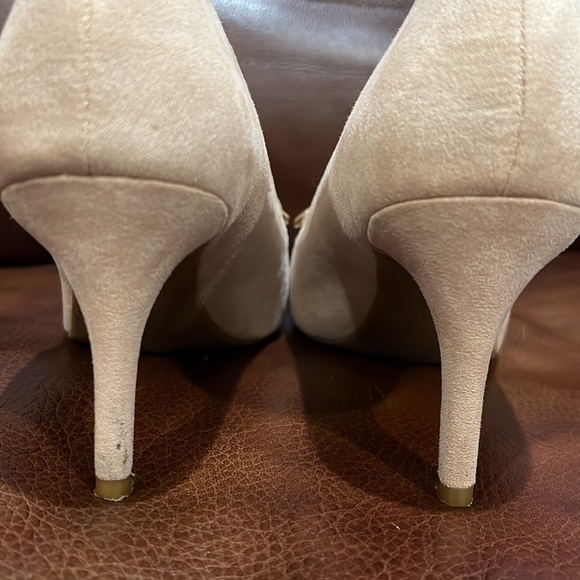 Jones New York Classy Pump in a versatile color. Worn once in EUC - Picture 11 of 17